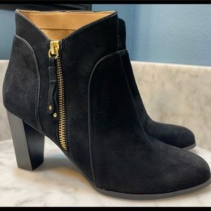 Adrienne Vittadini Black Booties